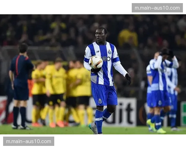 波尔图防守整体意识突出，球员协防默契有效限制对手反击